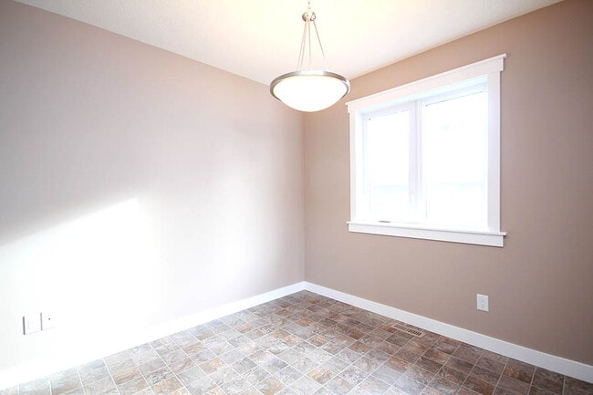 Photo - 441 Halifax St