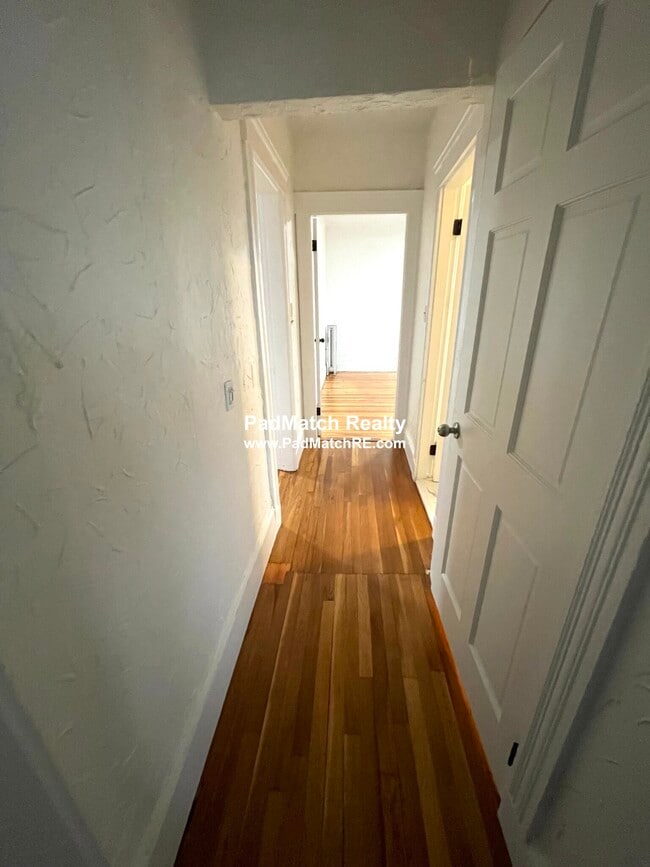 Photo - 32 Bowen Ave Unit 3