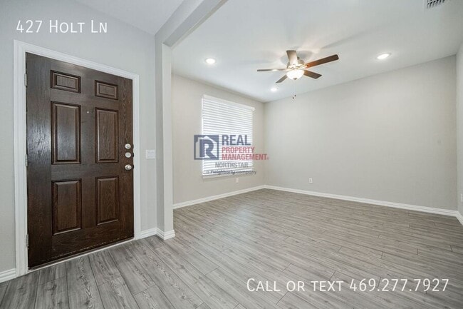 Photo - 427 Holt Ln