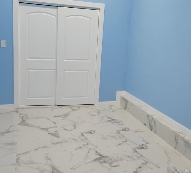Photo - 108-54 217th Pl