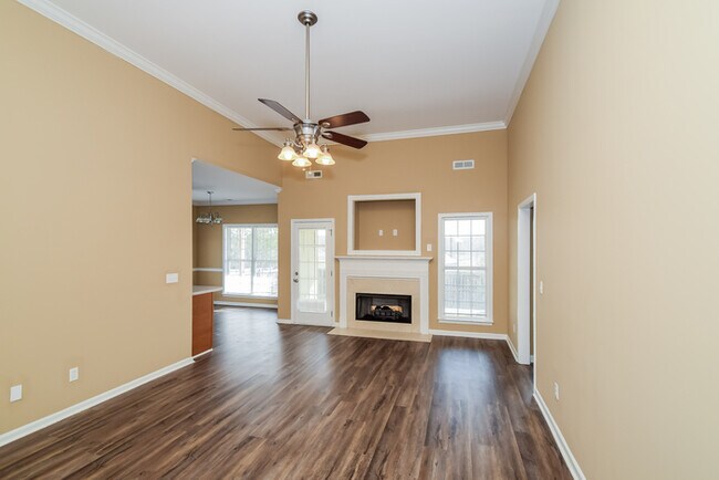 Photo - 195 Bonneville Dr Casa