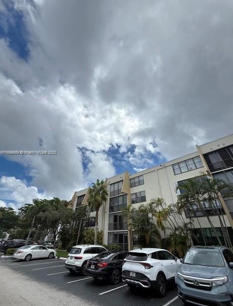 Building Photo - 20381 NE 30th Ave Unit 118-7