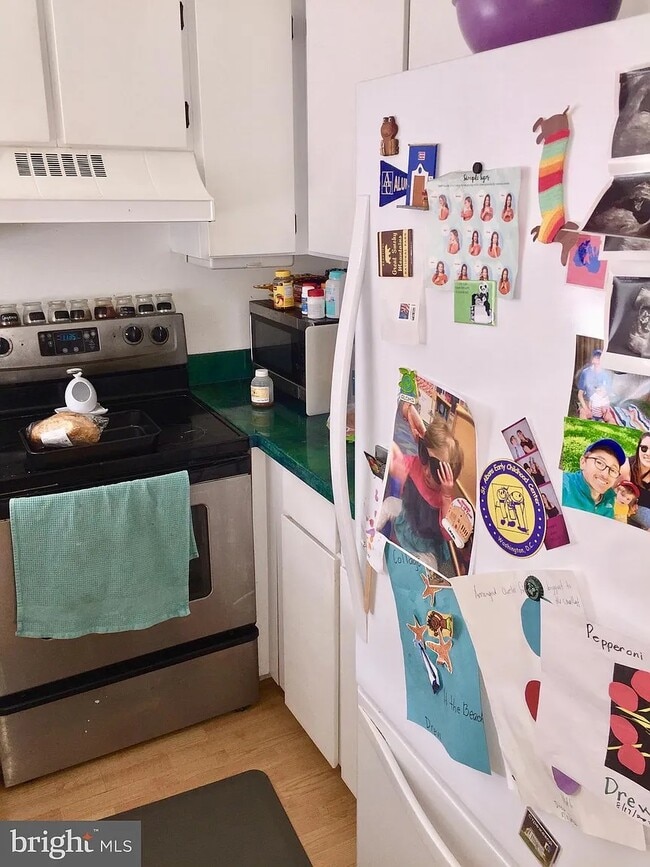 Photo - 3832 Porter St NW