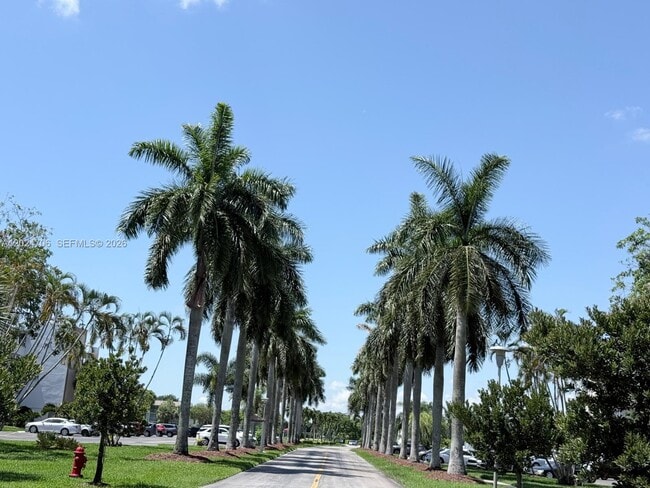 Building Photo - 3069 Cornwall D Unit 3069