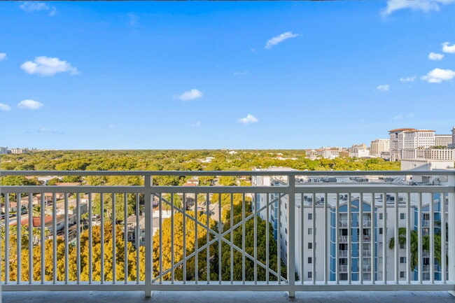 Photo - 2665 SW 37th Ave Unidad 1404 Rental