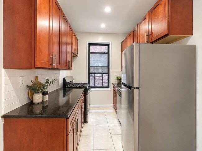 30 Dongan Pl Unit 4K