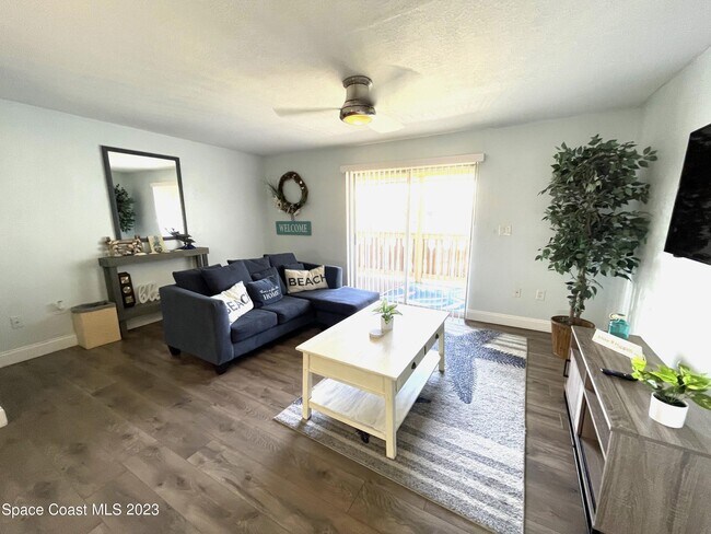 Photo - 256 Ulster Ln