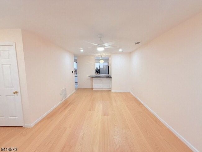 Photo - 2088 Edward Ct