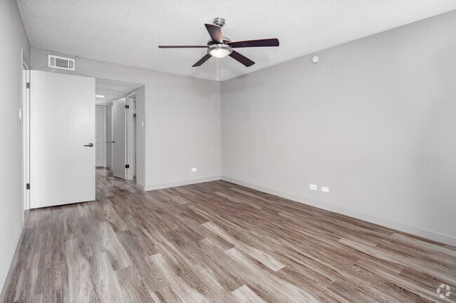 2BR, 2BA - 1093SF - Bedroom 1