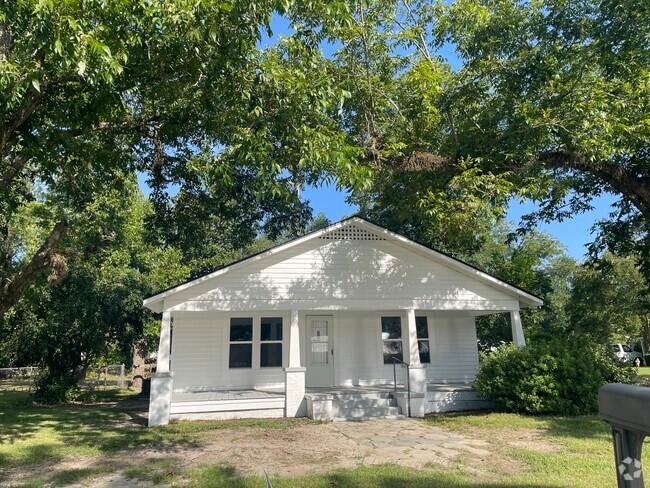 Building Photo - 602 S Tillman St Rental