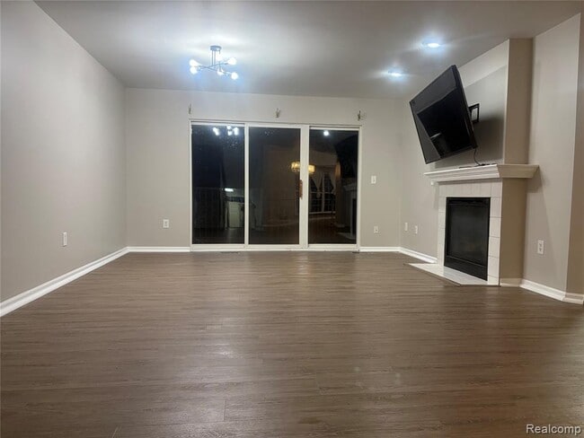 Photo - 758 Sandalwood Dr