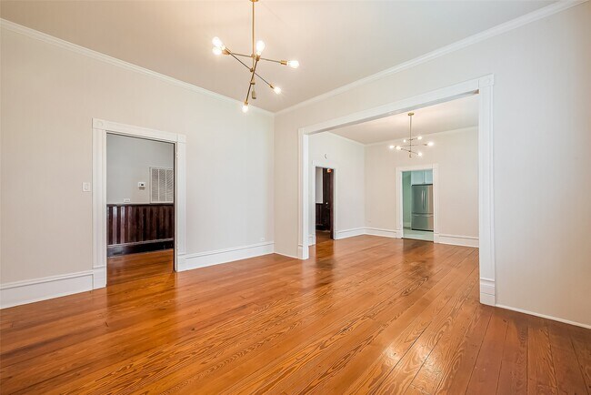 Photo - 1401 Cortlandt St