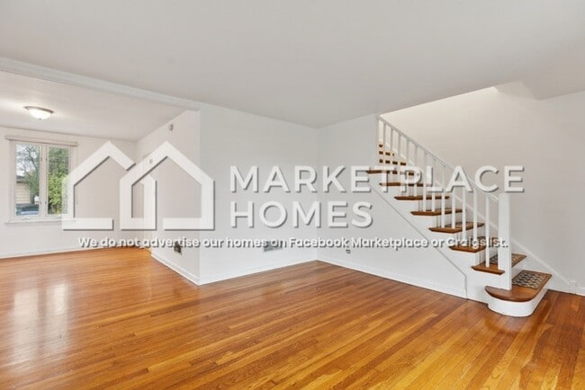 Photo - 706 Broadview Ave