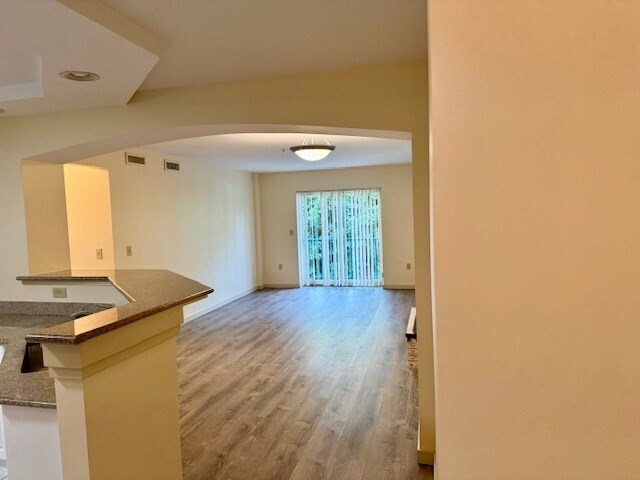 Photo - 175 Cottage St Unidad 309 Rental