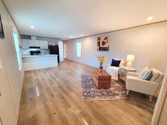 Building Photo - 87 Deerwood Park