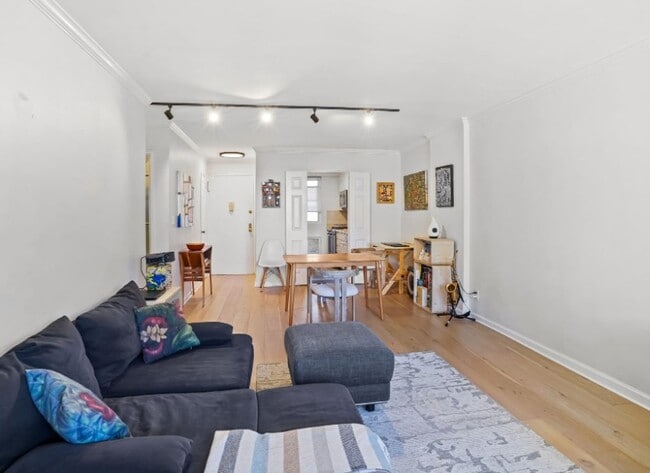 Photo - 91 Strawberry Hill Ave Unidad 432