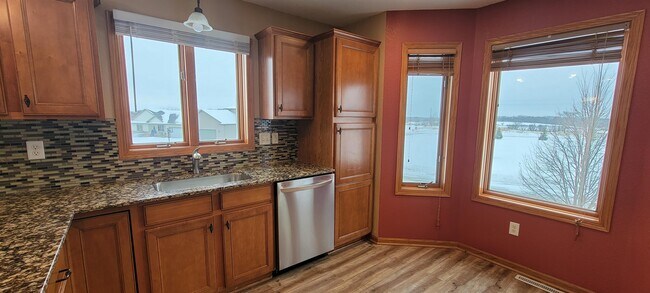 Photo - 6037 S Pointe Dr SW