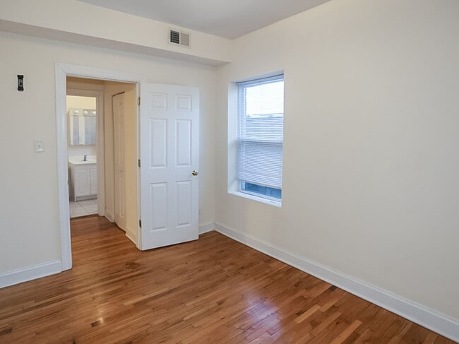 Photo - 3521-29 N. Broadway