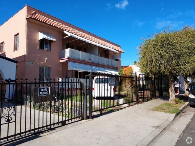 Building Photo - 1645 N Harvard Blvd Rental