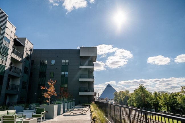 Harbor Side at Conwood Flats Apartments