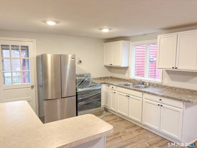 Photo - 37 Mathewson Ave