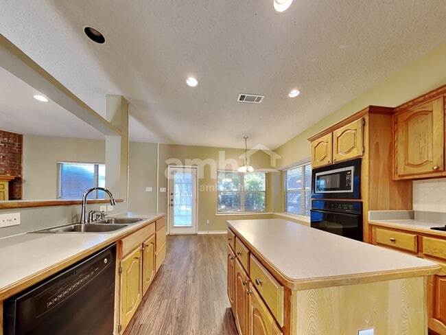 Photo - 960 Midnight Pass