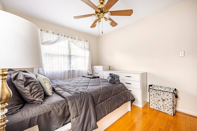 Photo - 7527 Fairwood Ln