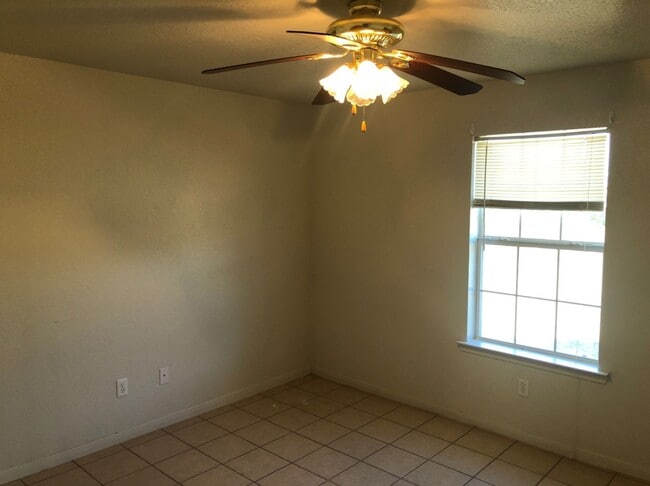 Photo - 403 Justin Ln Unidad A