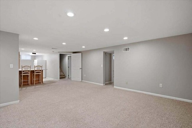 "Charming 2-Bedroom Duplex Retreat on Eccles Ave – Spacious 1,256 Sq Ft Home in Ogden!"