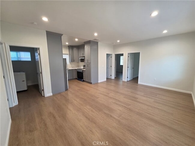 121 N Baymar Ave
