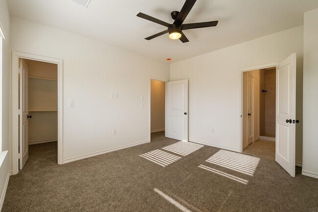 Photo - 16770 Meadowcroft St