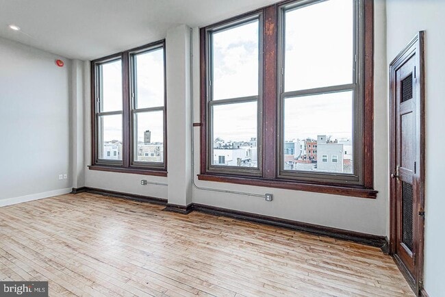 Photo - 1300 S 19th St Unidad 100