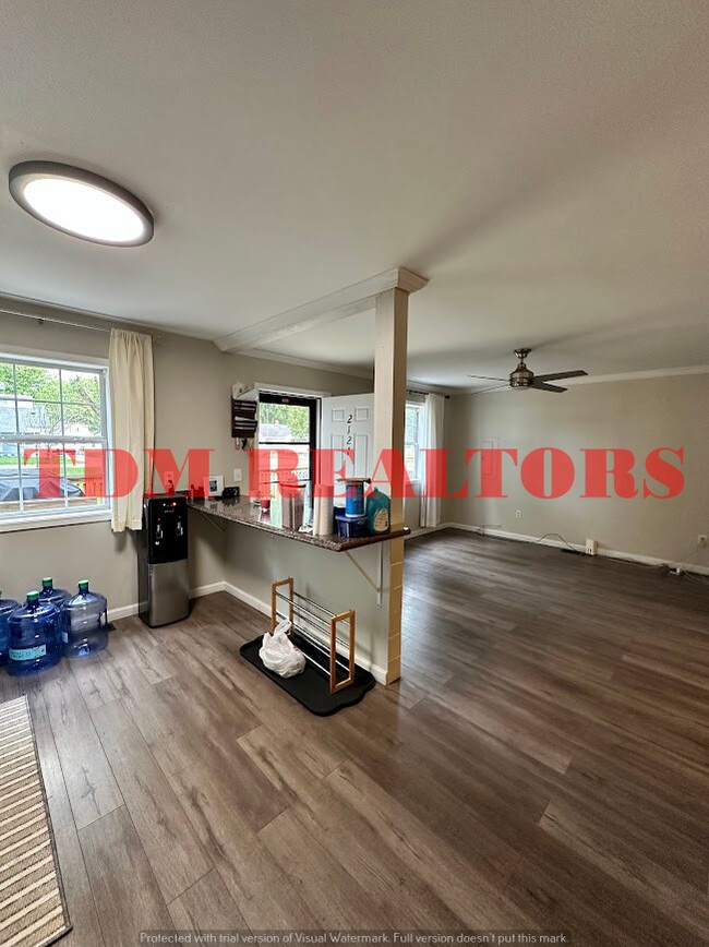 Photo - 2121 Christner St