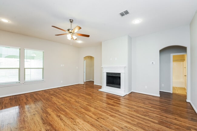 Photo - 221 Jennie Marie Cir