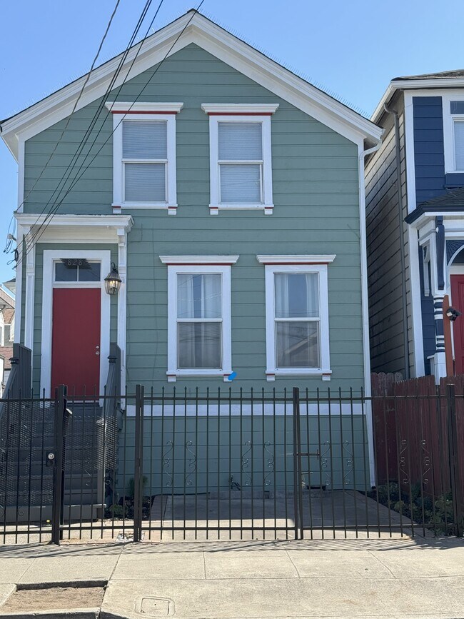 Building Photo - 828 Wood St Rental