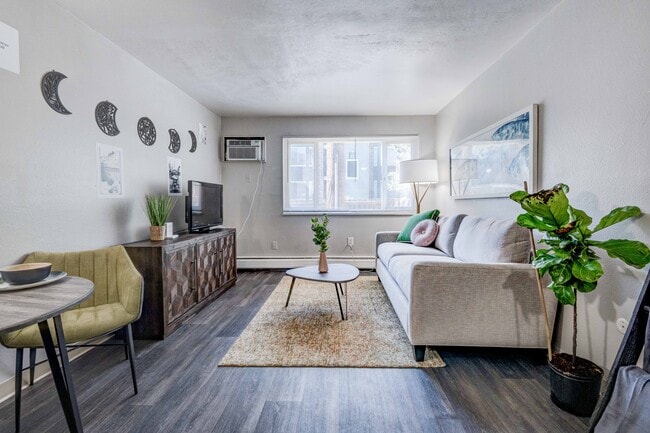 Photo - Forest Manor