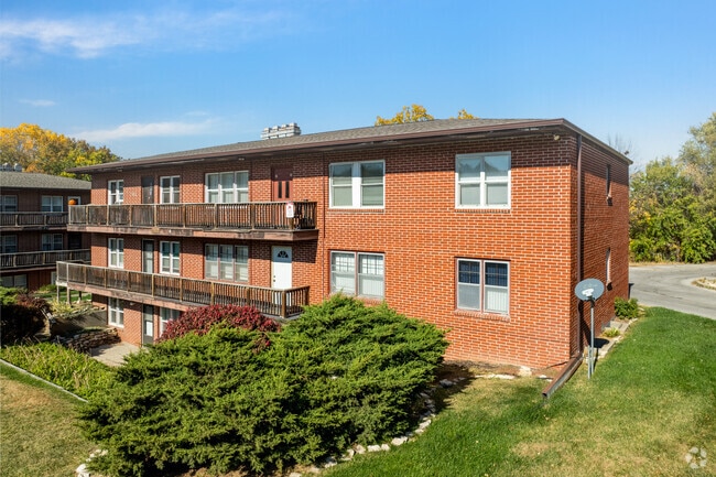 Lakeview Apartments