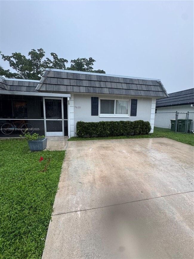 Building Photo - 7610 NW 73rd Terrace Unit 1-2 Rental
