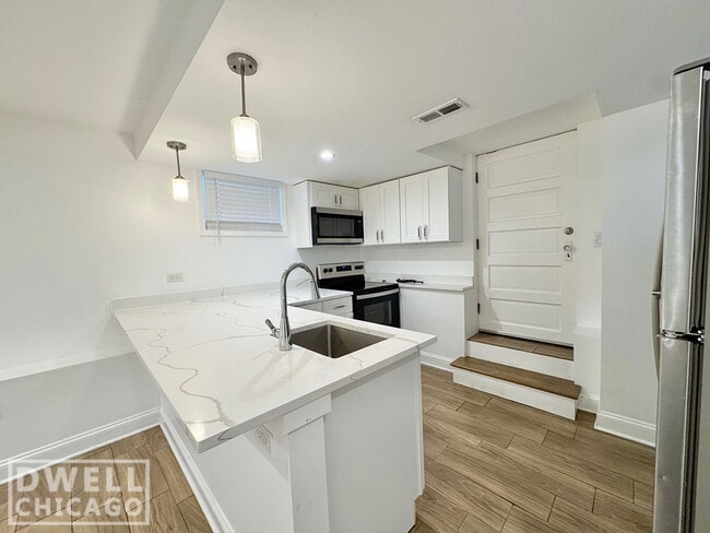 Photo - 5805 N Richmond St