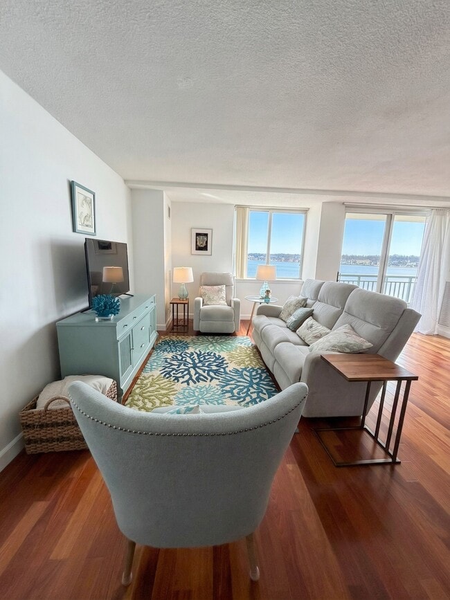 Living Room - 501 Slaters Ln Unit 603