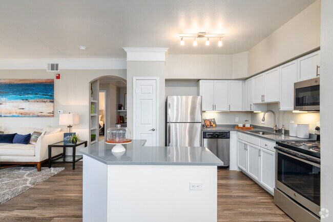 2HAB, 2BA - 1244SF Cocina - Lowry Park