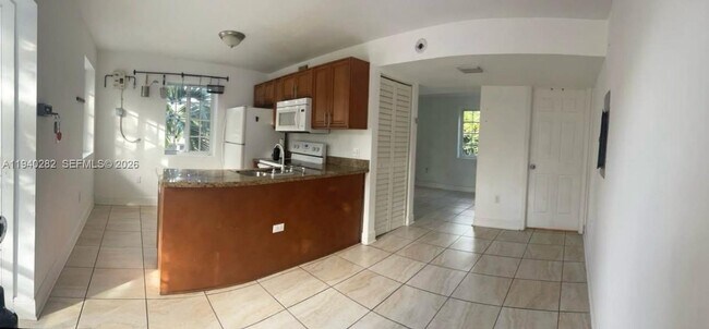 Photo - 210 NW 16th St Unit 4