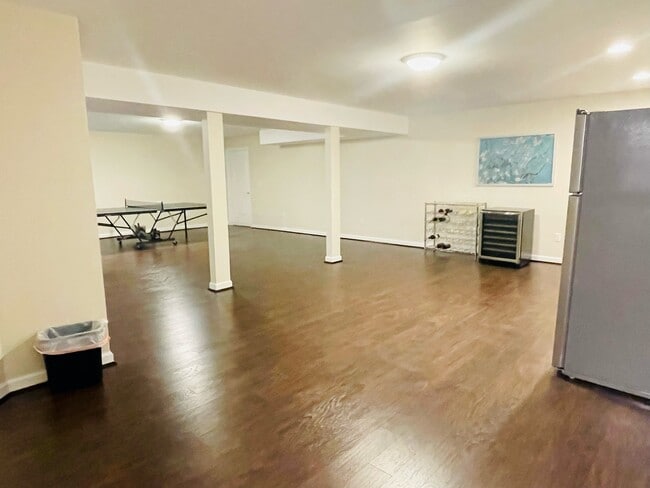 Gran espacio de estar y comedor - 2216 Laurel Ridge Rd