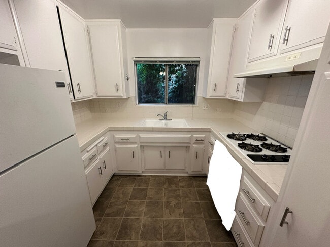 Photo - 1906 Pelham Ave