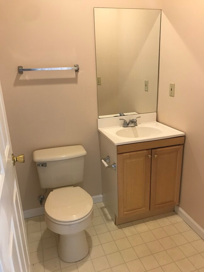 Photo - 220 Pepperhill Dr