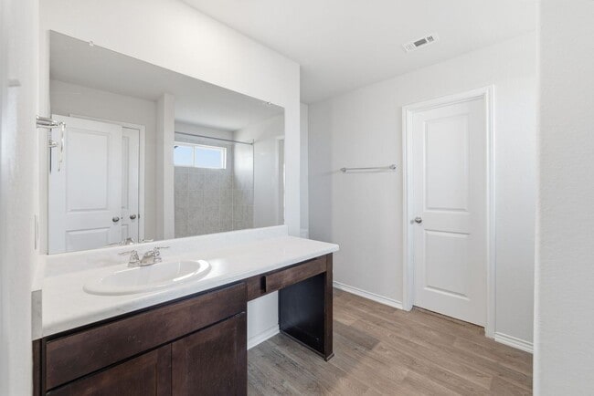 Photo - 10019 Bur Sedge