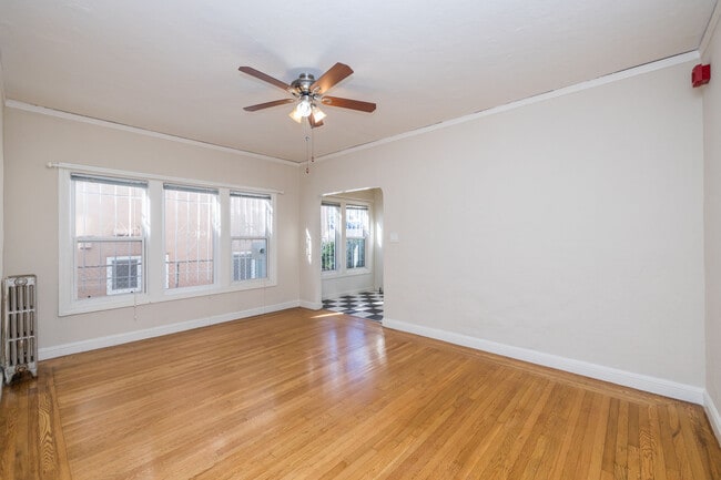 Building Photo - 421 Van Dyke