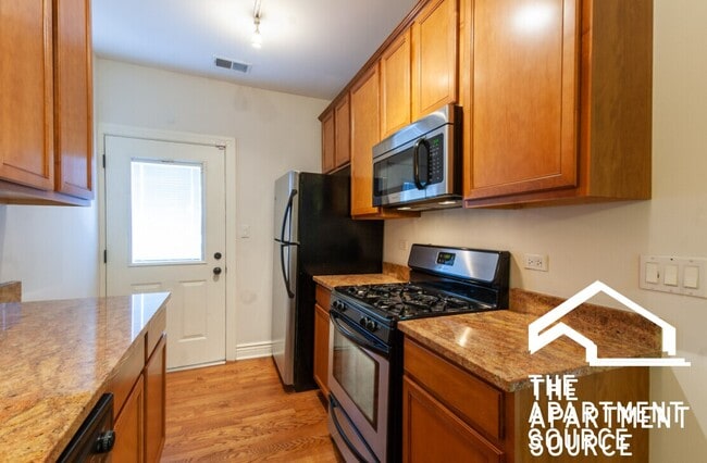 Photo - 3433 N Lakewood Ave Unit 2