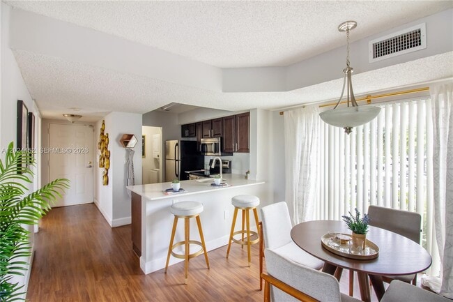 Photo - 17230 NW 64th Ave Unidad #