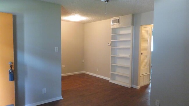 Photo - 2401 Manor Rd Condo Unit 136